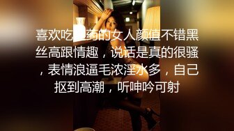 写字楼女厕偷拍短发红唇美女✿小肥鲍已经被搞得很黑了