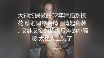 女友疯狂的吸舔我的鸡巴和蛋蛋