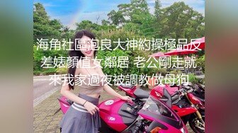    秃顶中年大叔幸福生活，两个嫩妹激情双飞，操完一个再换另一个，后入骑乘爆插骚穴让人很羡慕