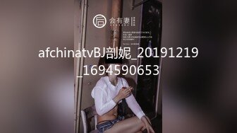 美容院老板娘在店里伺候完顾客中途欲望发骚，全裸给逼逼来点性药，全程露脸骚逼特写注射器插进骚逼自慰