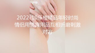  肥猪摄影师花大价钱找美女模特私拍SM 把她折磨的受不了了趁机打一炮