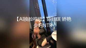 长发气质不错的女神，来根蔬菜自慰进出阴道表情真叫享受